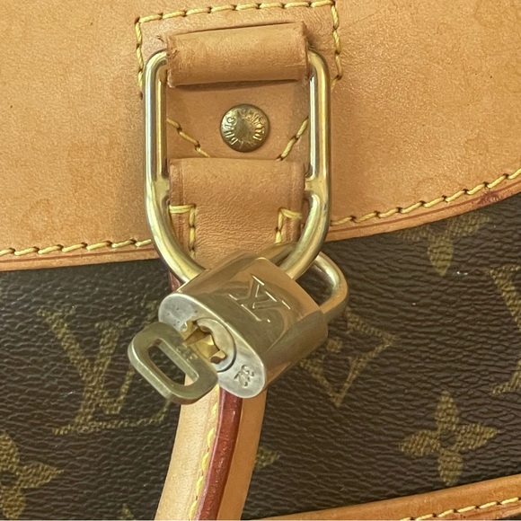 Louis Vuitton Travel Bag with Luggage Tag, Lock and Key, & COA - Picture 11 of 16